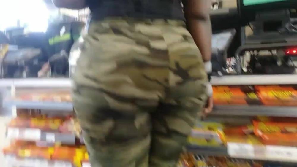 Big jiggly wiggly booty in camo pt1 - xh.video - Usa