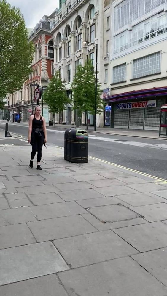 Fuckable white English jogger in leggings - xh.video - Britain