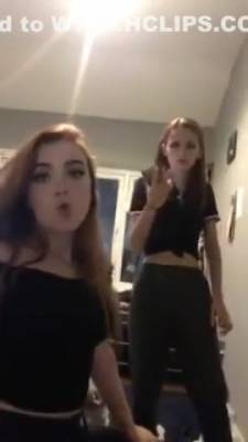 British Teens Teasing And Flashing Tits On Periscope - hclips.com - Britain