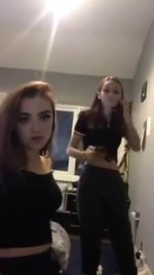 British Teens Teasing And Flashing Tits On Periscope - hclips.com - Britain