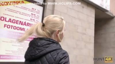 Curious Man Approached Fighting Couple To Buy Girls Pussy - hclips.com