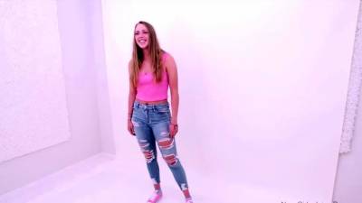 Cute 18 teen with wide hips gets fucked in studio - icpvid.com