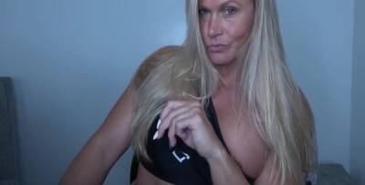 Fit Milf Playing With Pussy Webcam - hclips.com