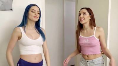 Vanna Bardot And Jewelz Blu - A Student Got Group Sex With Two Skinny Girls On A Gray Sofa - hotmovs.com