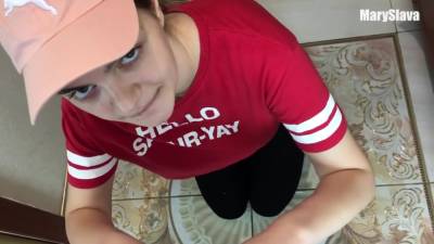 Delivery Girl Gives Sloopy Blowjob And Fucks With His Client - hclips.com