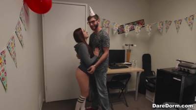 Dorm Slut Jessie Lynne Gets D For Birthday - hotmovs.com - Usa