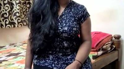 Desi Aunty sex and romance with her step husband bollywood - sunporno.com - India