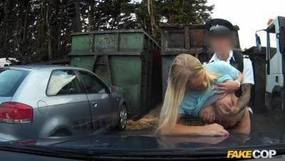 Balls of steel: Girl caught short won't be telling her boyfriend - porntry.com