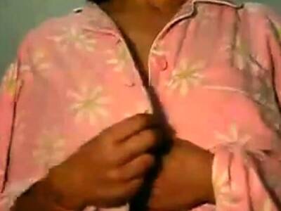 Indian Girl getting boob massage - drtuber.com - India