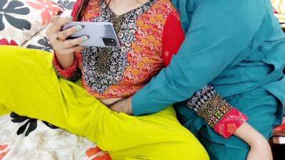Pakistani Real Husband Wife Watching Desi Porn On Mobile Than Have Anal Sex Clear Hindi Audio - hclips.com - Pakistan