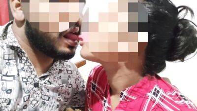 Sri Lankan Girlfriend Blowjob And Ass Licking - කෙල්ලගෙ කටට දීලා පුක ලෙවකෑවා - upornia.com - India - Sri Lanka