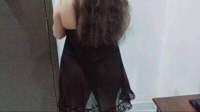 Pakistani Housewife Does Full Striptease Dance - sunporno.com - Pakistan