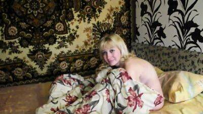 Blonde Russian MILF in stockings fuck at home - drtuber.com - Russia