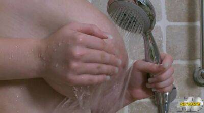 All Natural Big Tits And Showering Porn Chuby Blonde In Shower, Blondes - theyarehuge.com