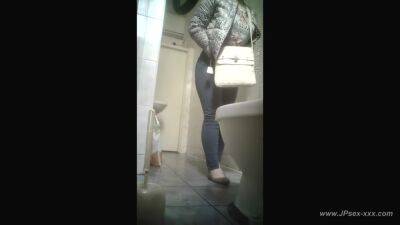 peeping blondes go to toilet.83 - hclips.com