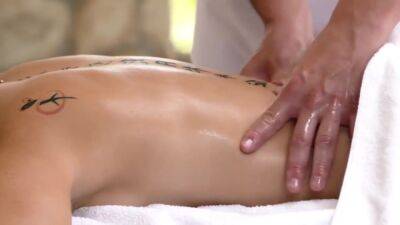 Riley Reid - Riley - The Master Of Foot Massage - Riley Reid - upornia.com
