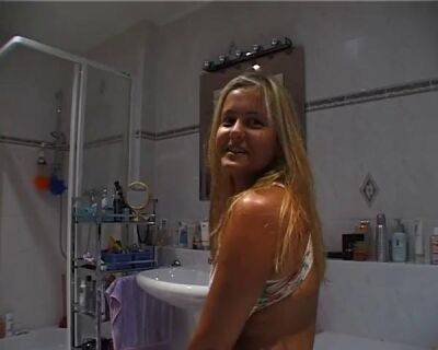 mature girl with big tits, shows her chubby cunt in the bathtub - sunporno.com