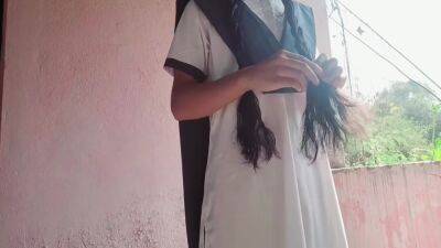 इंडियन लड़की को ट्यूशन पढ़ाने वाला सर ने है उसको पेल दिया 14 Min - upornia.com - India
