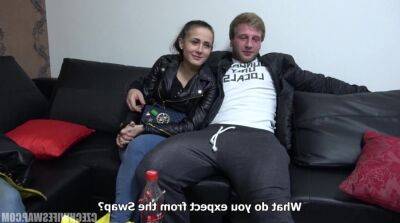 Young Czech wife takes the other guy's cock - sunporno.com - Czech Republic - county Young