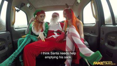 Santa's helper in a hardcore anal threesome with AlexAVice and a rough British babe - sexu.com - Britain