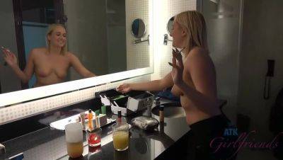 Kate England - Kate England: Amateur Blonde, Steamy Shower & Hardcore - xxxfiles.com