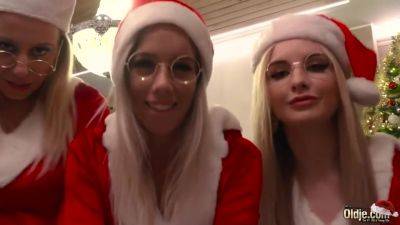 Old Santa And Three Naughty Girls - videooxxx.com