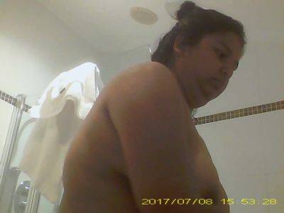 Sexy Indian Bengali Boudi Indrani hiddencam bath - voyeurhit.com - India
