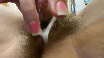 big clit rubbing closeup masturbation amateur hairy pussy cumming - xvideos.com