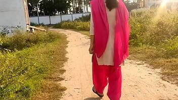 रोड पर चल रही रण्डी को पैसे देकर रूम पर बुलाया और चूदाई करी। और लन्ड भी मुंह में लिया। - xvideos.com - India
