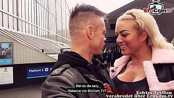 Deutscher Tourist schleppt Blonde Schlampe im Urlaub in London ab EROCOM DATE - xvideos.com - Germany