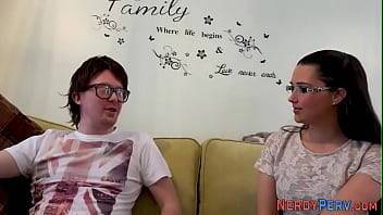 Yorkshire geek jizzes into brits mouth - xvideos.com - Britain